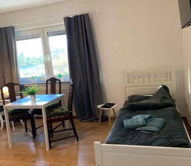 Riede Apartment | Convenient Monteurwohnung Riede with Great Connectivity