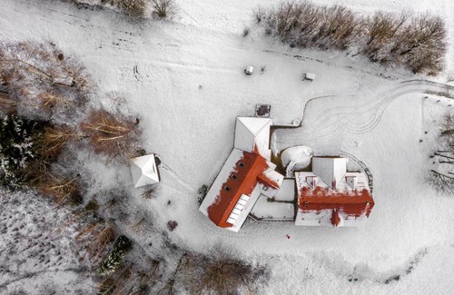 Wisla Villa | Discover Top Mountain Villa: Pet-Friendly Oasis with Pool
