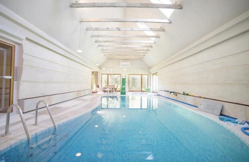 Wisla Villa | Discover Top Mountain Villa: Pet-Friendly Oasis with Pool