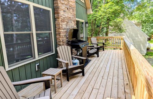 Albrightsville Ski Chalet | Relaxing Retreat at Top Notch Lodge with Hot Tub & Pool