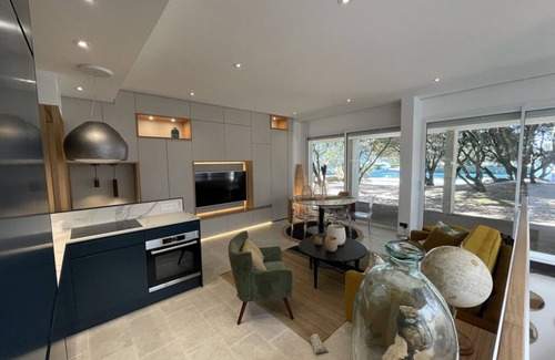 Les Sables d'Olonne Apartment | Premium Apartment Steps from the Sea - Rated 10/10!