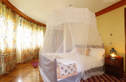 Fort Portal Cabin | Discover Top of the World Lodges in Fort Portal