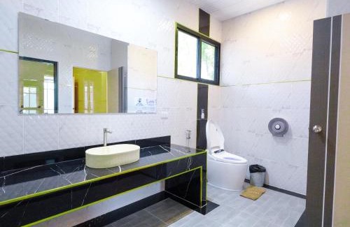 Central Pattaya Villa | Prime Oceanfront Pool Villa B5: Rated 9/10 by Guests