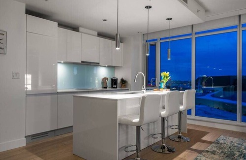 Victoria Park Apartment | Convenient Stay: 5-Min Walk to Stampede & Family Friendly