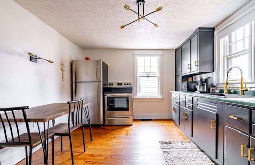 Chillicothe House | Modern Hotel | Pet Friendly & Free Parking in Downtown