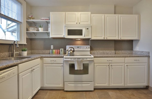 Clintonville House | Guest Rated: Top Clintonville Home with 24Hr Gym & Kitchen