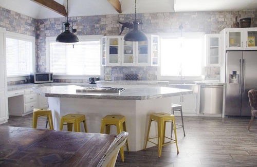 Nibley House | Ideal Retreat for Families with Spa, Lake Views & Hot Tub