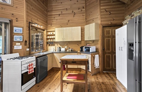 Valla House | Top Rated Ann's Coastal Haven: Guest Rated 9.8 with Spa & Hot Tub