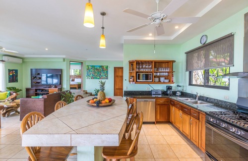 Manuel Antonio Villa | Oceanfront Retreat Near Manuel Antonio National Park