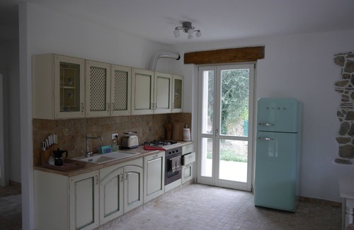 Testico House | Secluded Rustico Retreat with Ocean View and Spa Amenities