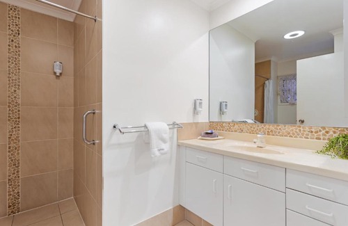 Maroochydore Hotel | Family-Friendly Stay at Top Spot Motel - 4-Star Comfort