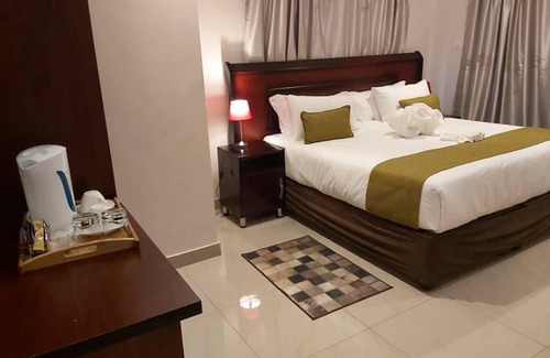 Kasane Bed & Breakfast | Relax at Top Stay Inn: 4-Star Oceanfront Retreat