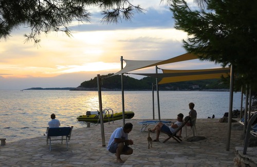 Blato Apartment | Seaside Studio for 2-3 with Ocean View & Boat Mooring