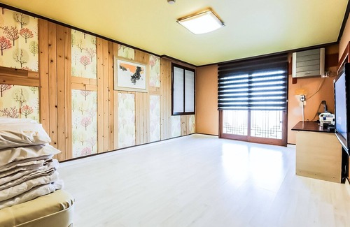 Changyang Hotel | Eco-Friendly Retreat at Top Suncheon with Family Amenities