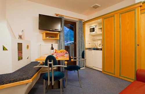 Huben Apartment | Experience Top Tirol Appartement: 4-Star Escape with Spa
