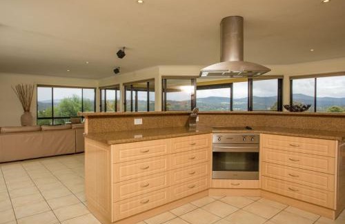 Merimbula House | Unforgettable Views at Lakewood - Pet Friendly & Family Ready
