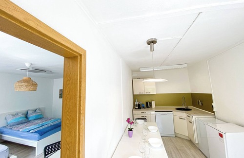 Prenzlauer Berg Apartment | Ideal Group Getaway Near Alex with Private Parking