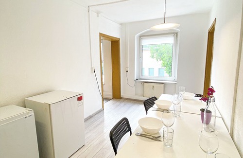 Prenzlauer Berg Apartment | Ideal Group Getaway Near Alex with Private Parking