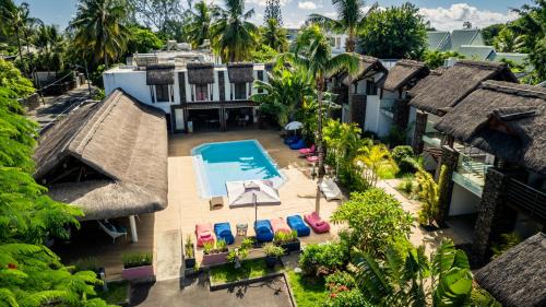 Pereybere Hotel | Relax at Toparadis Guest House with Oceanfront Views