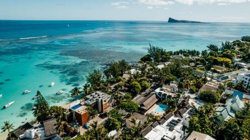 Pereybere Hotel | Relax at Toparadis Guest House with Oceanfront Views