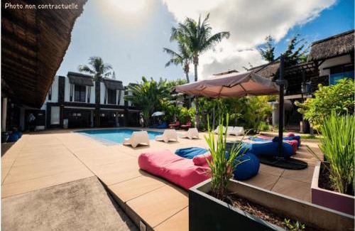 Pereybere Hotel | Relax at Toparadis Guest House with Oceanfront Views