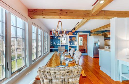 Wiscasset House | Family-Friendly Stays at Topgallant Hotel Awaits You
