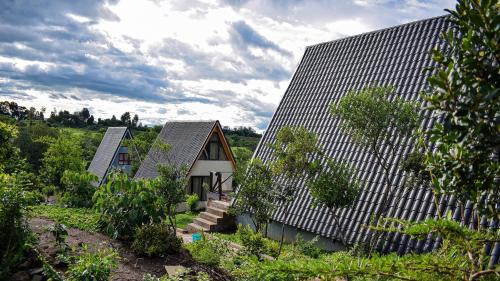 Nanyuki Villa | Cozy Topi Cottages: Pet-Friendly with Breakfast Included