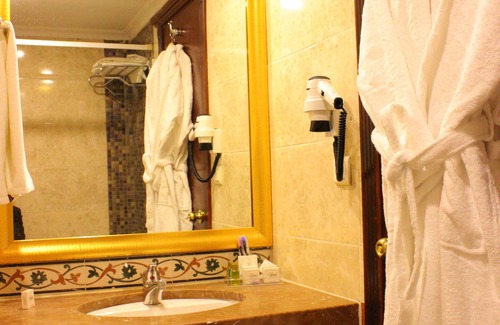 Topkapi Hotel | Discover Topkapi Inter Istanbul Hotel: A 4-Star Retreat