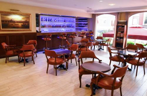 Topkapi Hotel | Relax at Topkapi Inter Istanbul Hotel with Pool & Spa