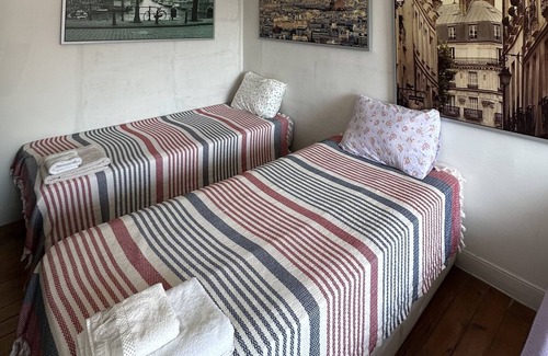 Asmali Mescit Apartment | Elegant 3-Bedroom with Galata & Hagia Sofia Views