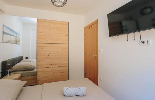 Bijeli do Apartment | Discover Toplish 1: Ideal Family Getaway in Budva