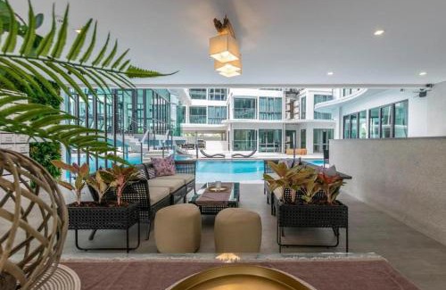 Bang Sare Apartment | Modern Apartment with Pool in Bang Saray for Budget Travelers