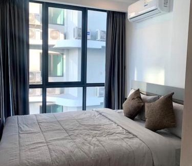 Bang Sare Apartment | Modern Apartment with Pool in Bang Saray for Budget Travelers