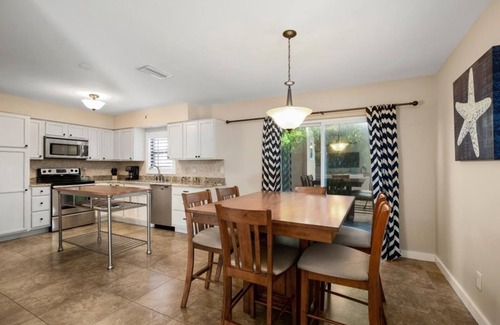 Naples Park House | Family-Friendly Naples Park Home with Ocean Views & Pool