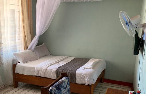Kisumu Hotel | Discover Torchys Lounge: Family-Friendly Dining & More