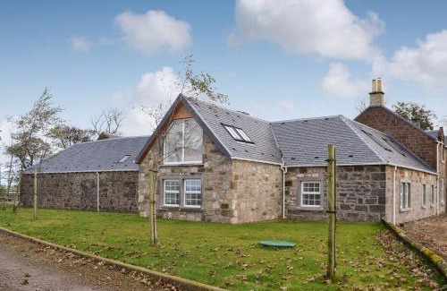 Mauchline House | Pet & Child-Friendly Retreat at Torcross Barn - Rated 9.5