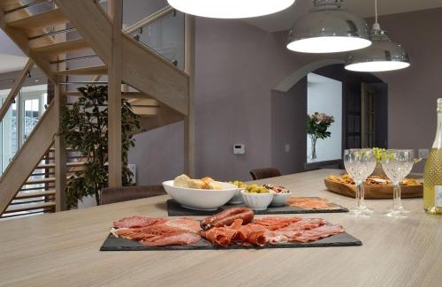 Mauchline House | Pet & Child-Friendly Retreat at Torcross Barn - Rated 9.5