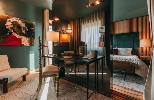 Uniao de Freguesias do Centro Hotel | Indulge at Torel Avantgarde: 5-Star Retreat with Hot Tub