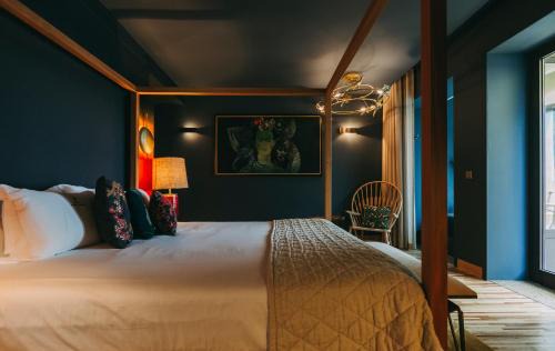 Uniao de Freguesias do Centro Hotel | Indulge at Torel Avantgarde: 5-Star Retreat with Hot Tub