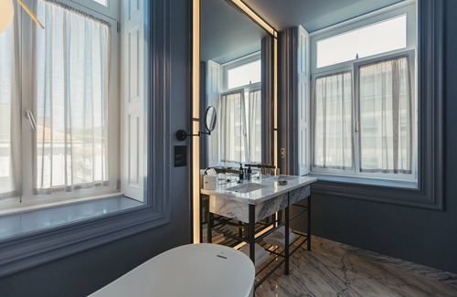 Uniao de Freguesias do Centro Hotel | Indulge at Torel Avantgarde: 5-Star Stay with Spa & Pool