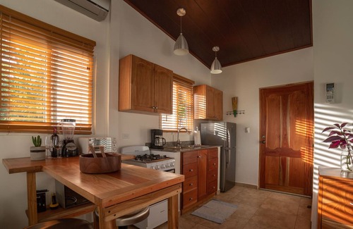 Torio House | Seaside Torio Guesthouse with Panoramic Mountain Views