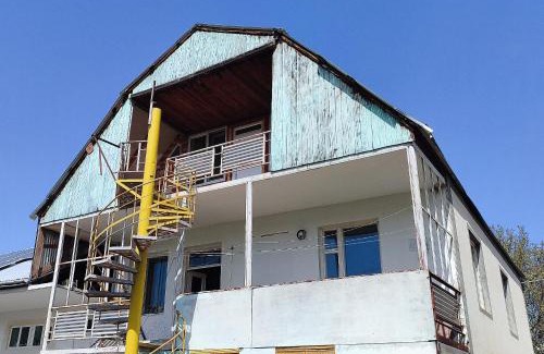 Gyulagarak Bed & Breakfast | Budget-Friendly Stay at Tormak Guest House for Families