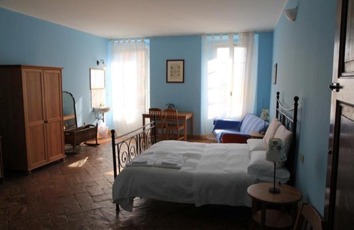 Torno Bed & Breakfast | Relax at Tornoallariva B&B: Pet-Friendly Stay Awaits