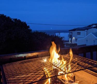 Vleesbaai House | Beachside Escape at Tornyntjie Beach House - Pet Friendly Stay