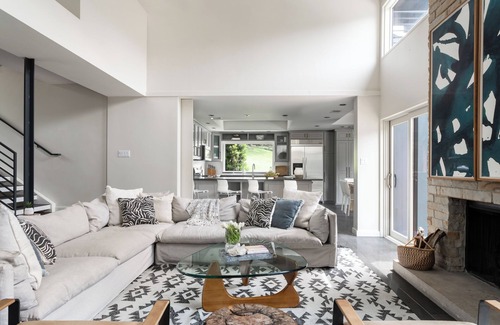 Austin House | Experience Toro Canyon: Pool, Hot Tub & Downtown Access