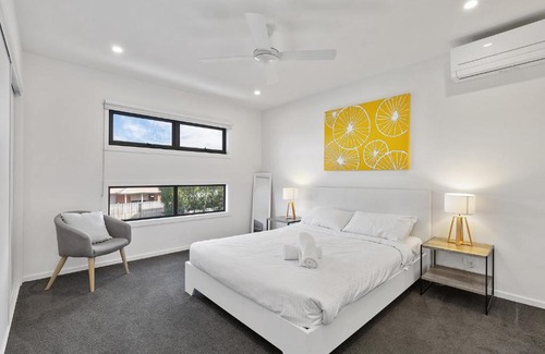 Torquay Bed & Breakfast | Relax at Torquay: Beachside Retreat with Ocean Views