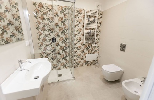 Trani Bed & Breakfast | Top-Rated Torre Canina Suite & Rooms with Family-Friendly Amenities