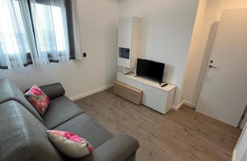 Cadiz Apartment | Discover Torre D'Arenas: Oceanfront Bliss with Pool Access