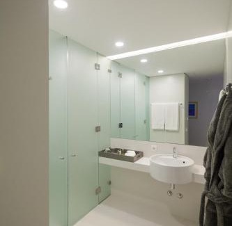 Cervaes Hotel | Indulge at Torre de Gomariz Wine & Spa Hotel with Ocean View