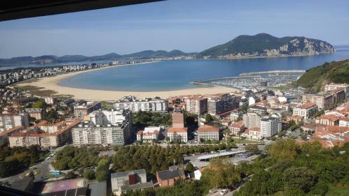 Laredo Apartment | Pet-Friendly Escape at Torre de Laredo 9-3 with Breakfast